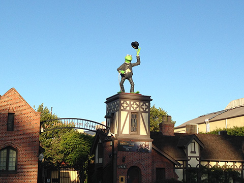 The gates of The Jim Henson Company in California, where Kermit the Frog tips his hat to welcome lovers and dreamers. Its a site I might not have seen without modifying a New Years resolution./Photo by: Mary Kroeck  