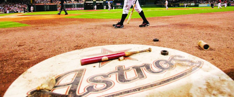 Houston Astros Roger Clemens makes his way to bat during the second inning against the St. Louis Cardinals in their Major League Baseball game Sunday, Sept. 24, 2006, in Houston. (AP Photo/David J. Phillip)