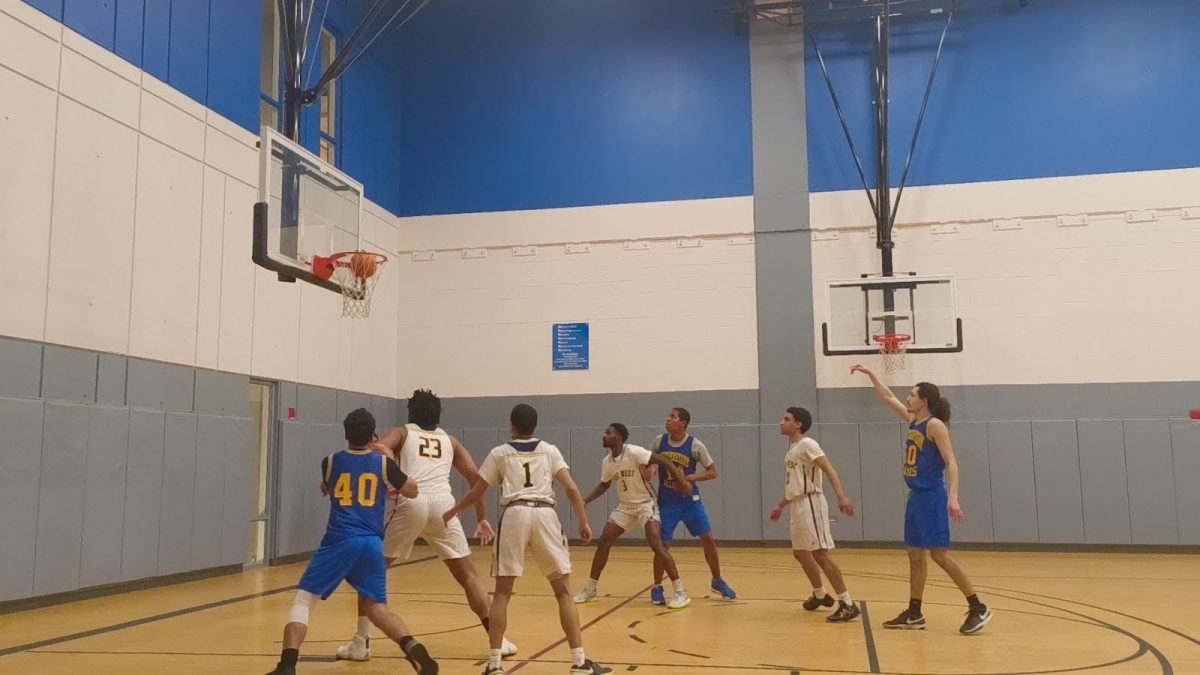 Number 20 Isaiah Aguayo making a free throw.