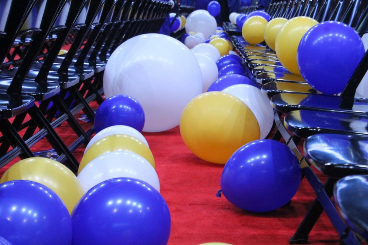 NEIU Considers Eliminating December Graduation Ceremony